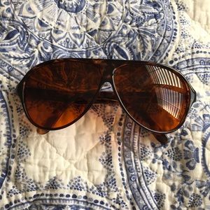 BluBlocker sunglasses brown tortoiseshell frame 🕶